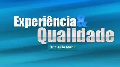 Imagem de serviço de desinfestação com equipe profissional em ação.